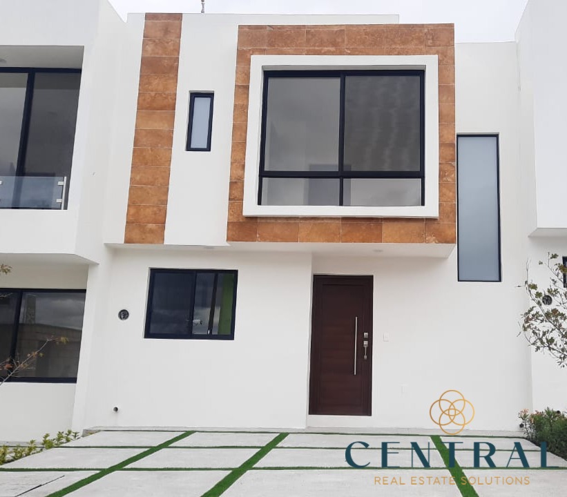 Casa en Renta en Los Robles Zibatá, $17,000 M.N. (Disponible) 